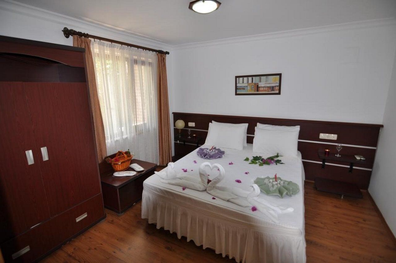 Longhouse Inn Hotel Dalyan Exterior photo